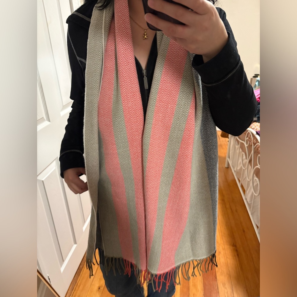 Tommy-hilfiger Women's Scarf - Picture 2 of 4
